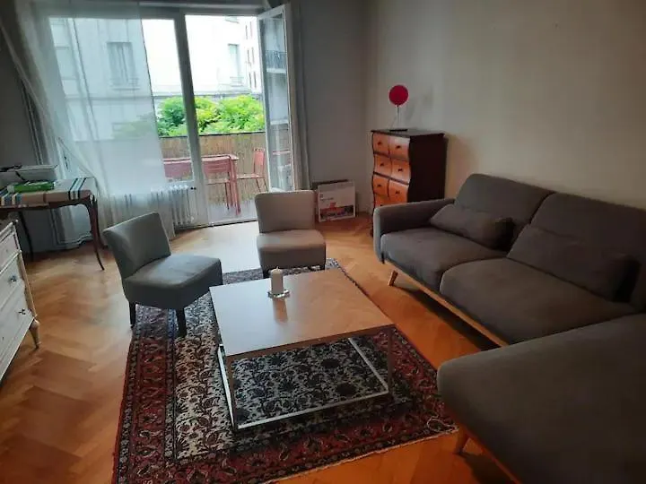 Lyon Cityscape בית אירוח